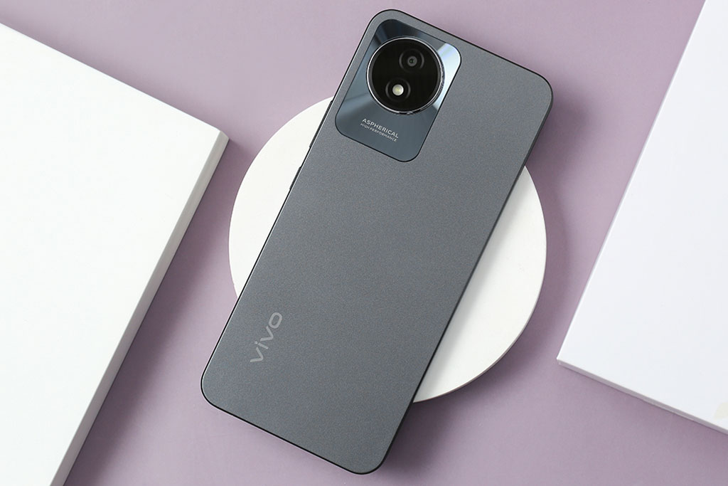 Smartphone RAM 2 GB, pin 5.000 mAh, giá 2,79 triệu đồng tại Việt Nam