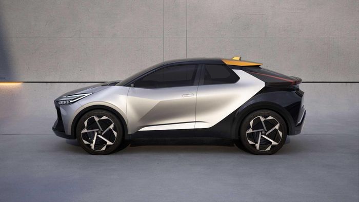Toyota C-HR thế hệ mới lộ diện