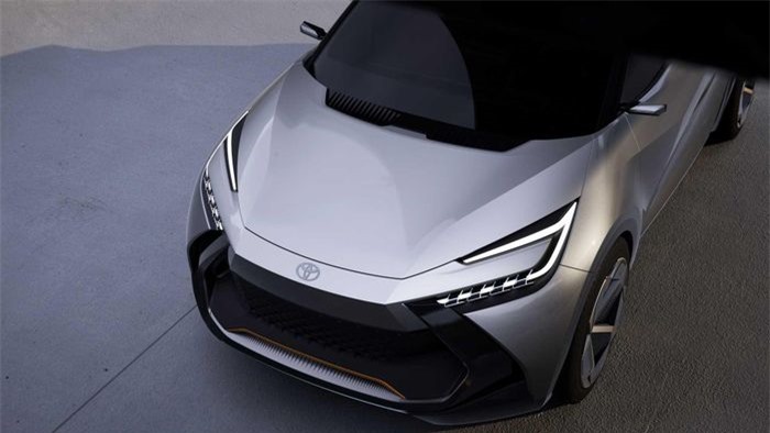  Ngoại hình của Toyota C-HR thế hệ tiếp theo trông khá hầm hố và mang nhiều nét tương đồng với các mẫu Toyota Crown và Toyota Prius mới được ra mắt gần đây. Toyota cho biết phiên bản sản xuất của C-HR mới sẽ không quá khác biệt so với bản xem trước. 