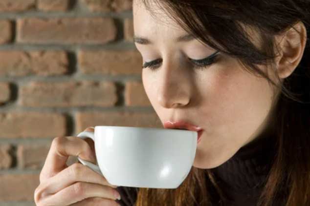 7 dấu hiệu cho thấy bạn đang uống quá nhiều cà phê: Khi nào nên cắt giảm?