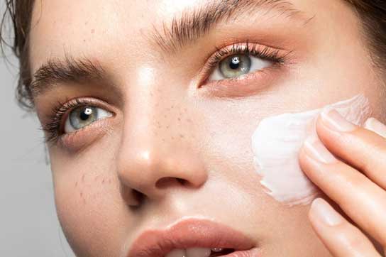 7 thói quen nên làm trước khi ngủ để chăm sóc da đẹp mịn màng