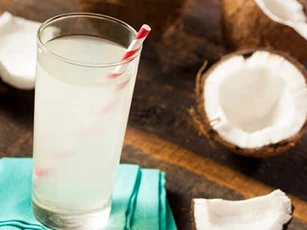 4 khung giờ uống nước dừa thải độc cho gan thận, giảm cân, đẹp da, hệ tiêu hóa hoạt động tốt
