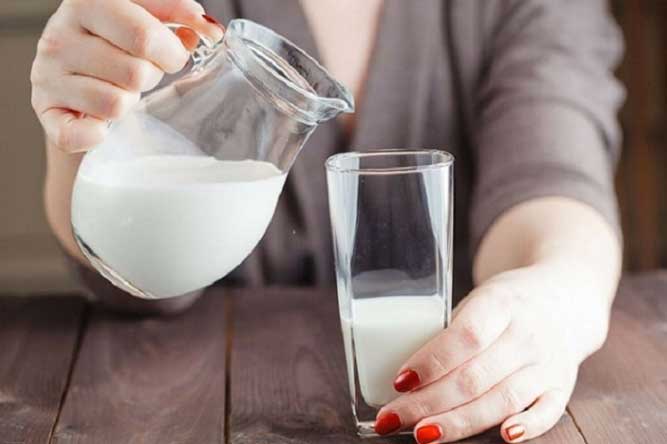 2 'giờ vàng' uống sữa hấp thụ hết canxi mà không mất sắt, ai không biết là thiệt thân