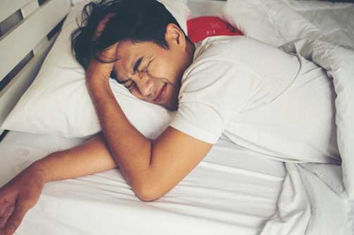 4 dấu hiệu khi ngủ của đàn ông có tuổi thọ ngắn, thấy mình có 2/4 phải đi khám ngay