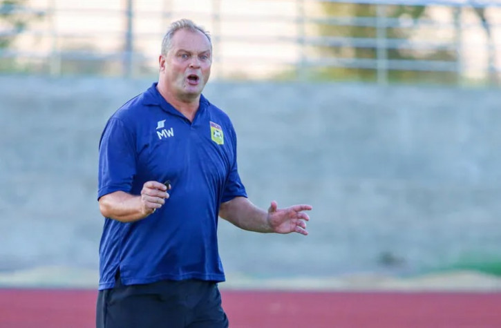 HLV Lào lo sợ người hâm mộ Việt Nam sẽ 'kéo quân' tới cổ vũ đội tuyển