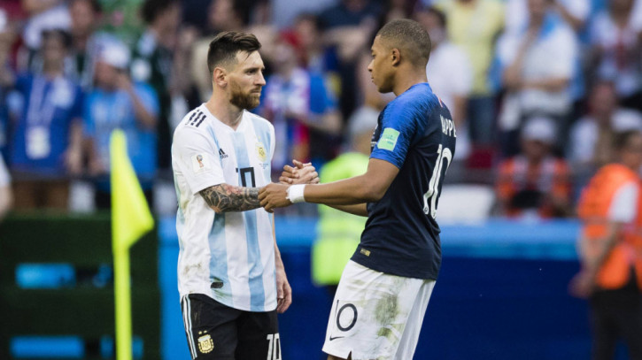 Messi vs Mbappe: El Pulga lép về toàn tập trước đàn em ở tuổi 23