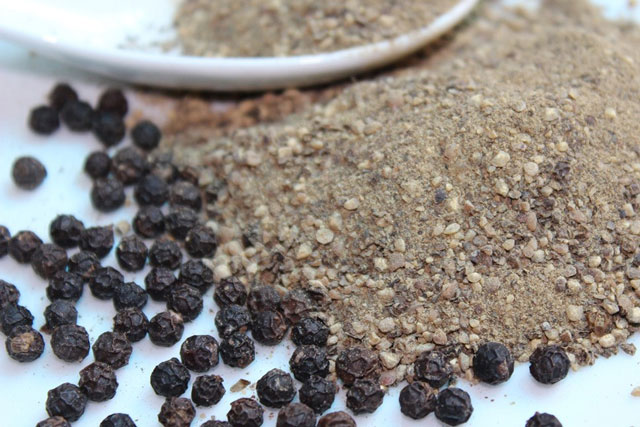Những ai không ăn được hạt tiêu đen?