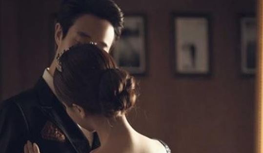 Gái xinh ôm bầu 3 tháng, mỏi mắt chờ tình già đại gia quay về làm tiệc cưới...thượng lưu