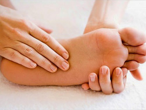 7 cách khử dứt điểm mùi hôi chân