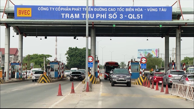 Vẫn chưa dừng thu phí trên quốc lộ 51