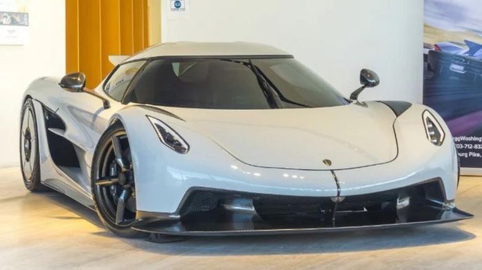 Điểm danh 9 siêu xe ấn tượng nhất năm 2022