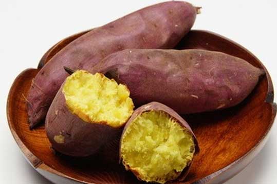 4 thực phẩm không nên ăn vào buổi tối kẻo hỏng niêm mạc dạ dày, tiền mất tật mang