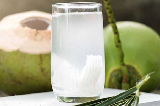 Thời điểm vàng uống nước dừa giúp phụ nữ hồi xuân, bất chấp hết bệnh tật