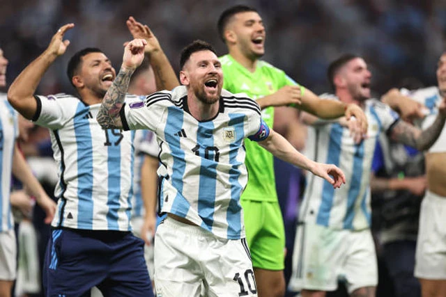 Niềm vui của Lionel Messi và các cầu thủ Argentina.