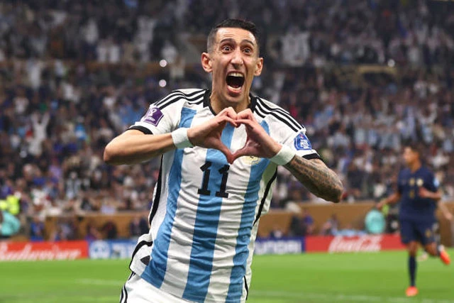 Sau đó, tới lượt Angel Di Maria tỏa sáng để giúp Argentina nâng tỷ số lên 2-0.