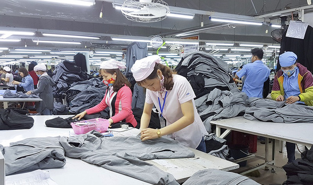 Công bố thưởng Tết sớm để giữ chân lao động