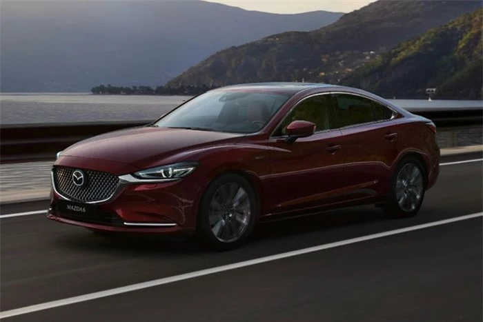  Tại Australia, Mazda6 20th Anniversary được trang bị động cơ Skyactiv-G tăng áp dung tích 2.5L, công suất tối đa 235 mã lực và mô-men xoắn cực đại 420 Nm. 