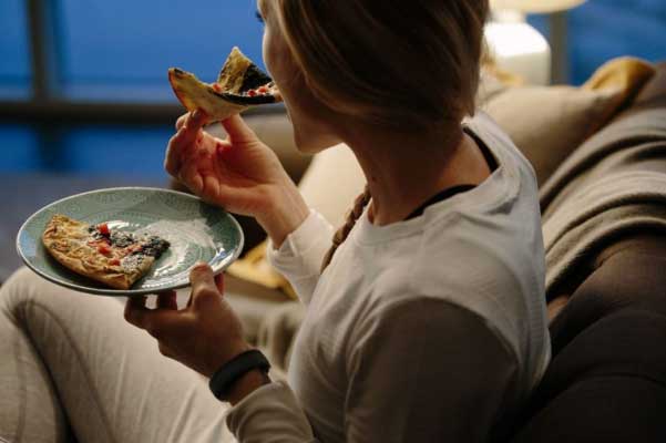 Những khung giờ khi ăn khiến cho cân nặng bị tăng lên đáng kể