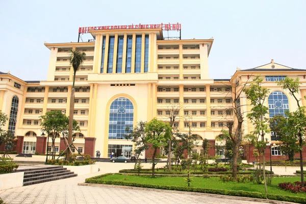 Đại học Kinh doanh và Công nghệ Hà Nội.