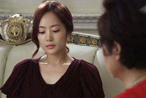 Mẹ chồng đuổi con dâu ra khỏi nhà, chồng chậm rãi nói thế này mà bà phải nghẹn lời còn vợ thì bật khóc cảm kích anh một đời