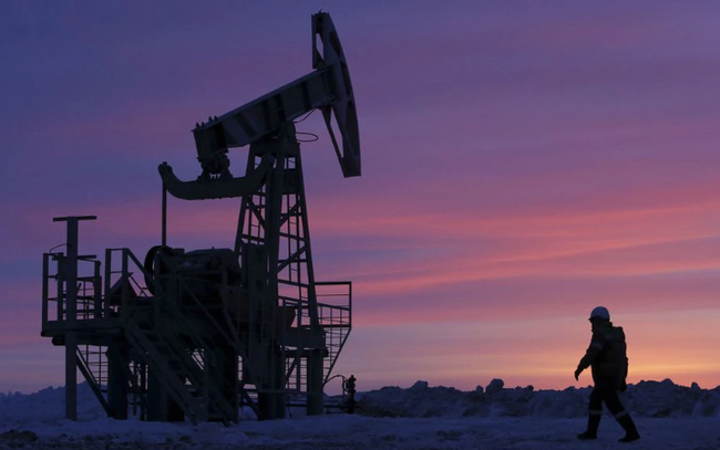 Giá dầu Urals của Nga thấp hơn ngưỡng trần