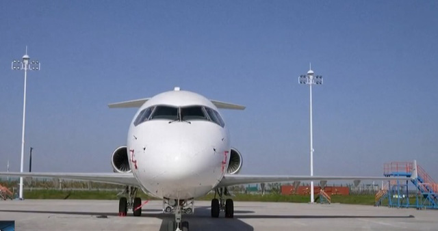 Trung Quốc xuất khẩu máy bay chở khách tự chế tạo