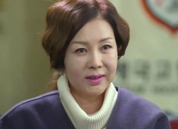 Mẹ chồng chê nhà thông gia “nghèo khó, bẩn thỉu” nên không đồng ý cho con dâu về ở cữ, bực mình mẹ tôi nói vài câu khiến bà tức đỏ mặt