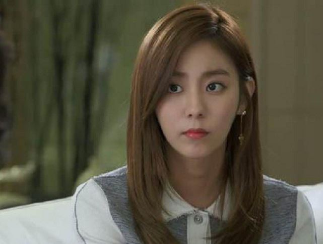 Con dâu mua tặng mẹ đẻ vòng vàng khiến chồng giận tím mặt nhưng phản ứng của mẹ chồng không có quà mới là điều đáng ngạc nhiên