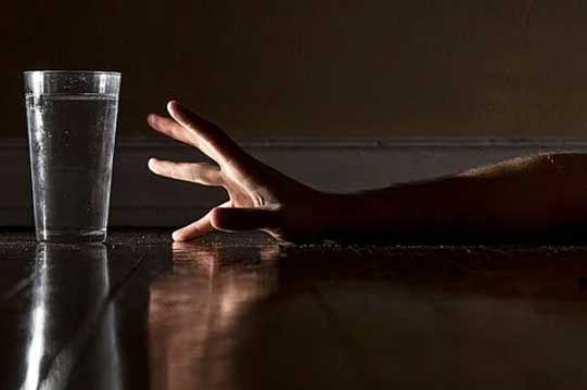 5 thói quen ăn uống hại da, khiến da khô nẻ, hình thành nếp nhăn