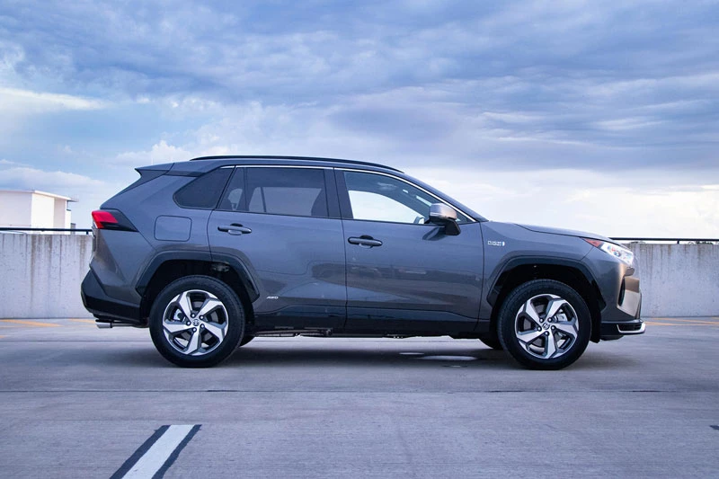 =4. Toyota RAV4 Prime (độ tin cậy: 81%).