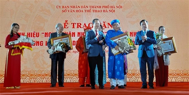 Hà Nội: Vinh danh 66 Nghệ nhân Nhân dân, Nghệ nhân Ưu tú lĩnh vực di sản văn hóa phi vật thể - Ảnh 1.