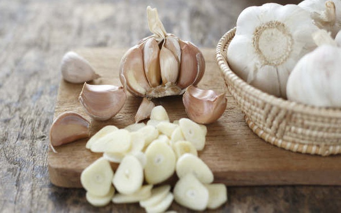 Người này chớ dại mà ăn tỏi hại cơ thể còn hơn mắc ung thư