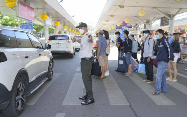 Mối lo ngại ùn tắc tại sân bay Tân Sơn Nhất dịp Tết Nguyên đán 2023