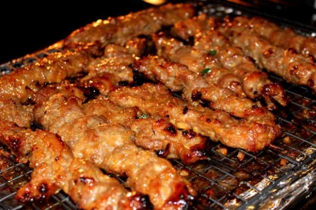 6 sai lầm nghiêm trọng khi ăn thịt nướng biến món ngon trở thành "thuốc độc"