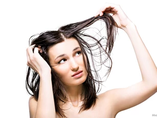 3 mẹo đơn giản giúp tóc hết bết dầu