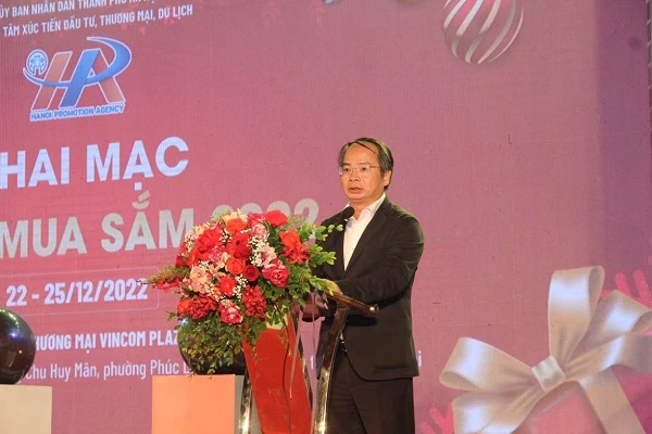 Ông Lê Tự Lực – Phó giám đốc Trung tâm Xúc tiến Đầu tư, Thương mại, Du lịch thành phố Hà Nội phát biểu tại lễ khai mạc.