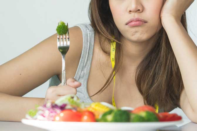 Sai lầm khi ăn kiêng khiến cân nặng tăng đều đều, nhiều người vẫn đua nhau làm mà không biết
