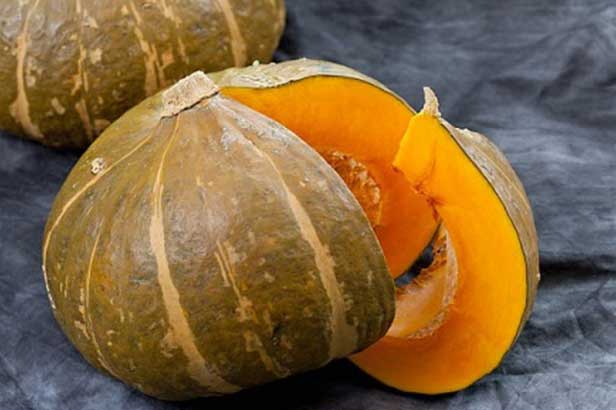 4 tác dụng thần kỳ của bí đỏ với sức khỏe, đặc biệt là điều thứ 2
