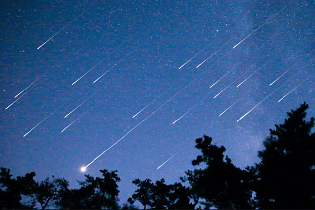 Trận mưa sao băng cuối cùng trong năm 2022 sẽ diễn ra ngay trước Giáng sinh, ở Việt Nam có xem được không?