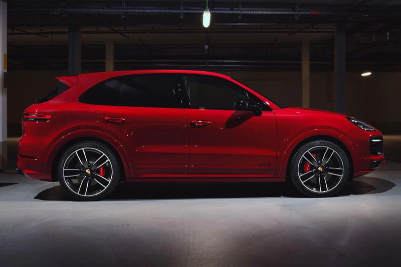 2. Porsche Cayenne.