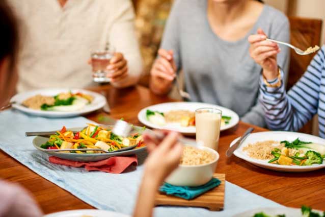 4 thói xấu khi ăn âm thầm “phá hủy” dạ dày, thức ăn khó tiêu, cơ thể thiếu hụt dinh dưỡng