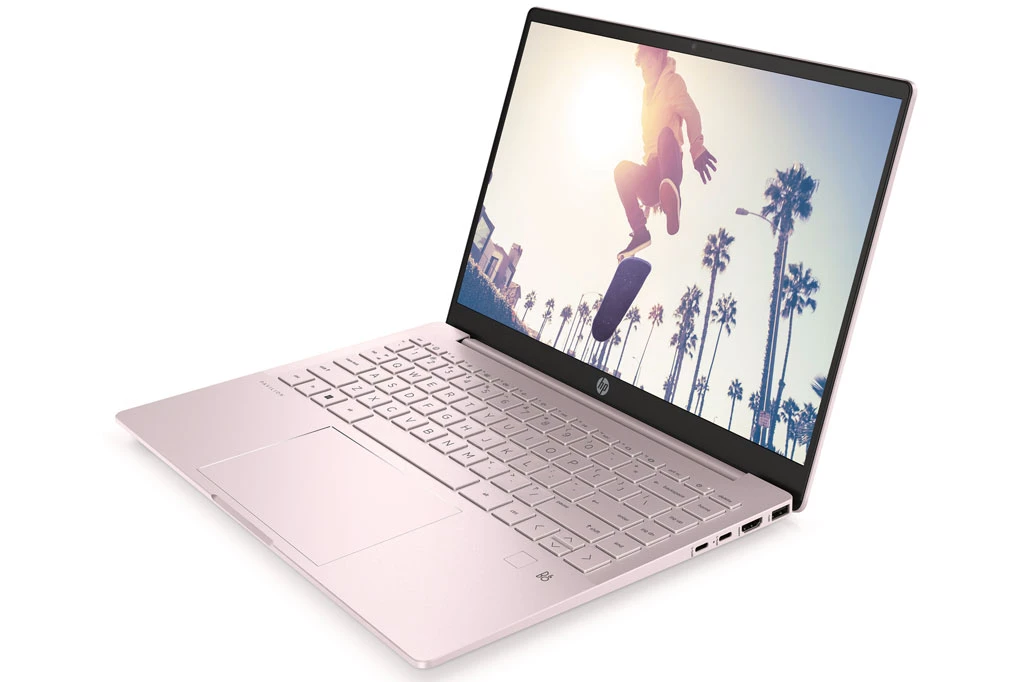 Laptop tốt nhất cho hầu hết người dùng: HP Pavilion Plus 14 (giá khởi điểm: 799,99 USD).