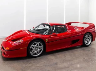 Chiêm ngưỡng siêu xe Ferrari F50 35 năm tuổi vẫn đẹp như mới