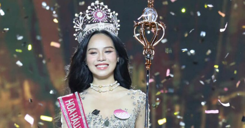 Cô gái vừa đăng quang Hoa hậu Việt Nam 2022: Thần tượng Lisa (Blackpink), từng bị chê "lưng gù, da ngăm"