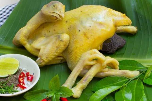 Luộc gà xong đừng vớt ngay ra đĩa, làm thêm 1 bước gà ngọt đậm vị, da giòn không sợ nát