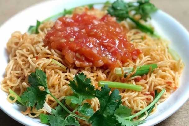 3 cách biến tấu mì tôm thành món ăn sáng vừa ngon vừa giàu dinh dưỡng