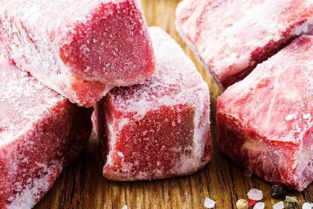 Thịt lấy từ ngăn đá đông cứng như gạch, cho vài giọt này chỉ 5 phút là thịt mềm, tươi như mới
