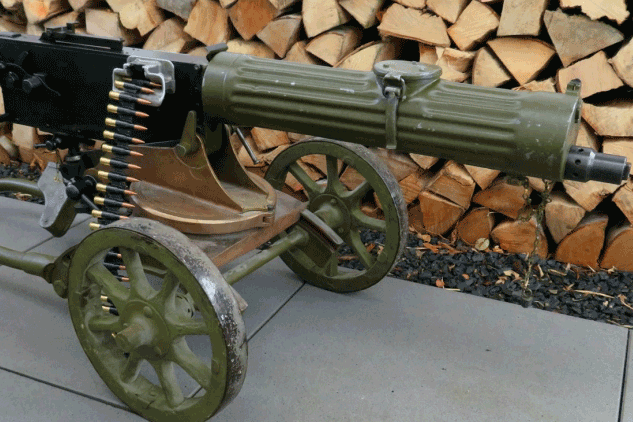 Ukraine huy động súng thời Thế chiến và Sa hoàng để đối đầu với Nga