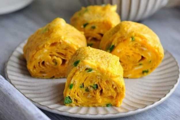 Rán trứng đừng chỉ cho mắm muối, thêm 1 thìa này, trứng bông mịn, vàng ruộm lại không tanh