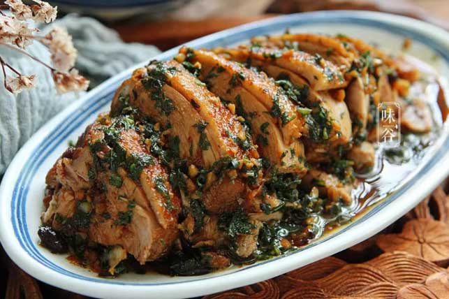 Thịt vịt mua về đừng chỉ nướng hay luộc, om cùng loại lá này vừa ngon vừa tốt cho sức khoẻ